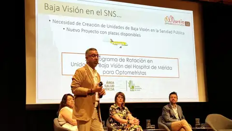 El Servicio de Oftalmología del Hospital de Mérida presenta un programa de rotación en la unidad de baja visión El Servicio de Oftalmología del Hospital de Mérida presenta un programa de rotación en la unidad de baja visión