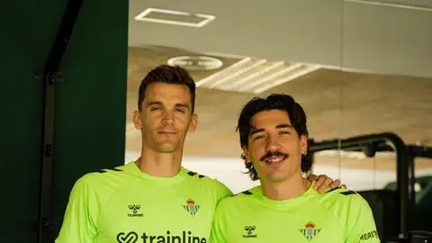 Diego Llorente y Héctor Bellerín en la ciudad deportiva del Betis Diego Llorente y Héctor Bellerín en la ciudad deportiva del Betis