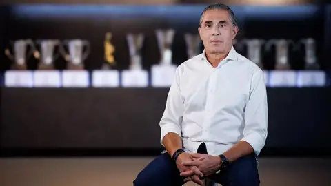 Scariolo cambia roja por blanco Scariolo cambia roja por blanco