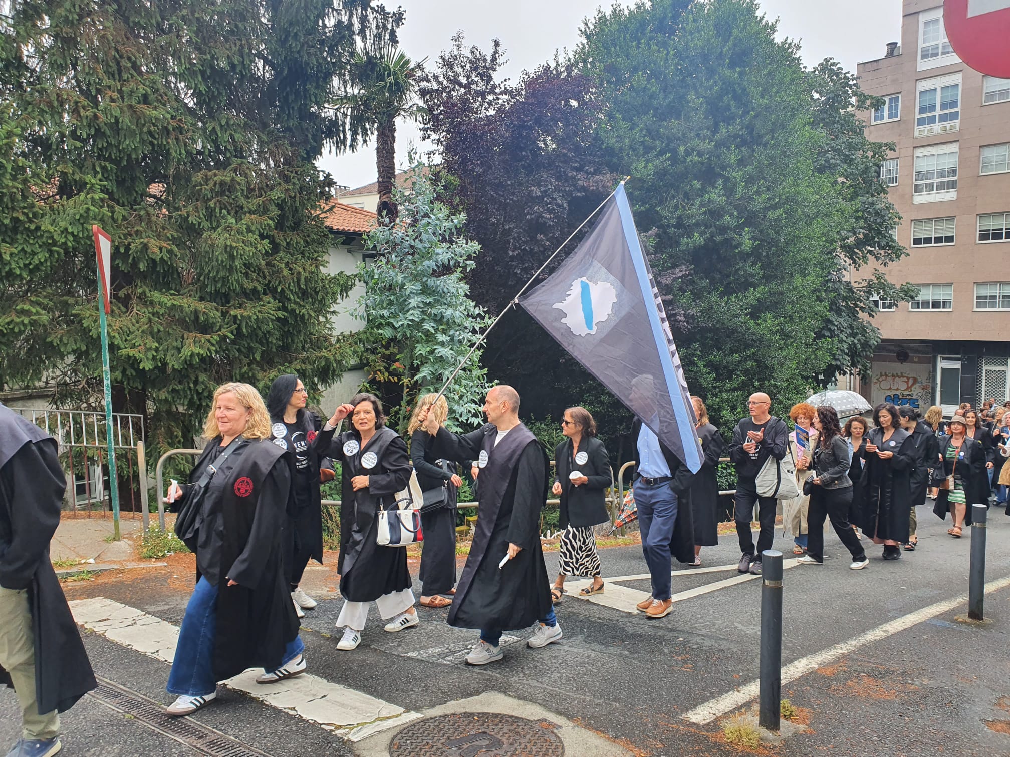 Los abogados del turno de oficio peregrinan a Santiago para reclamar mejoras laborales Los abogados del turno de oficio peregrinan a Santiago para reclamar mejoras laborales