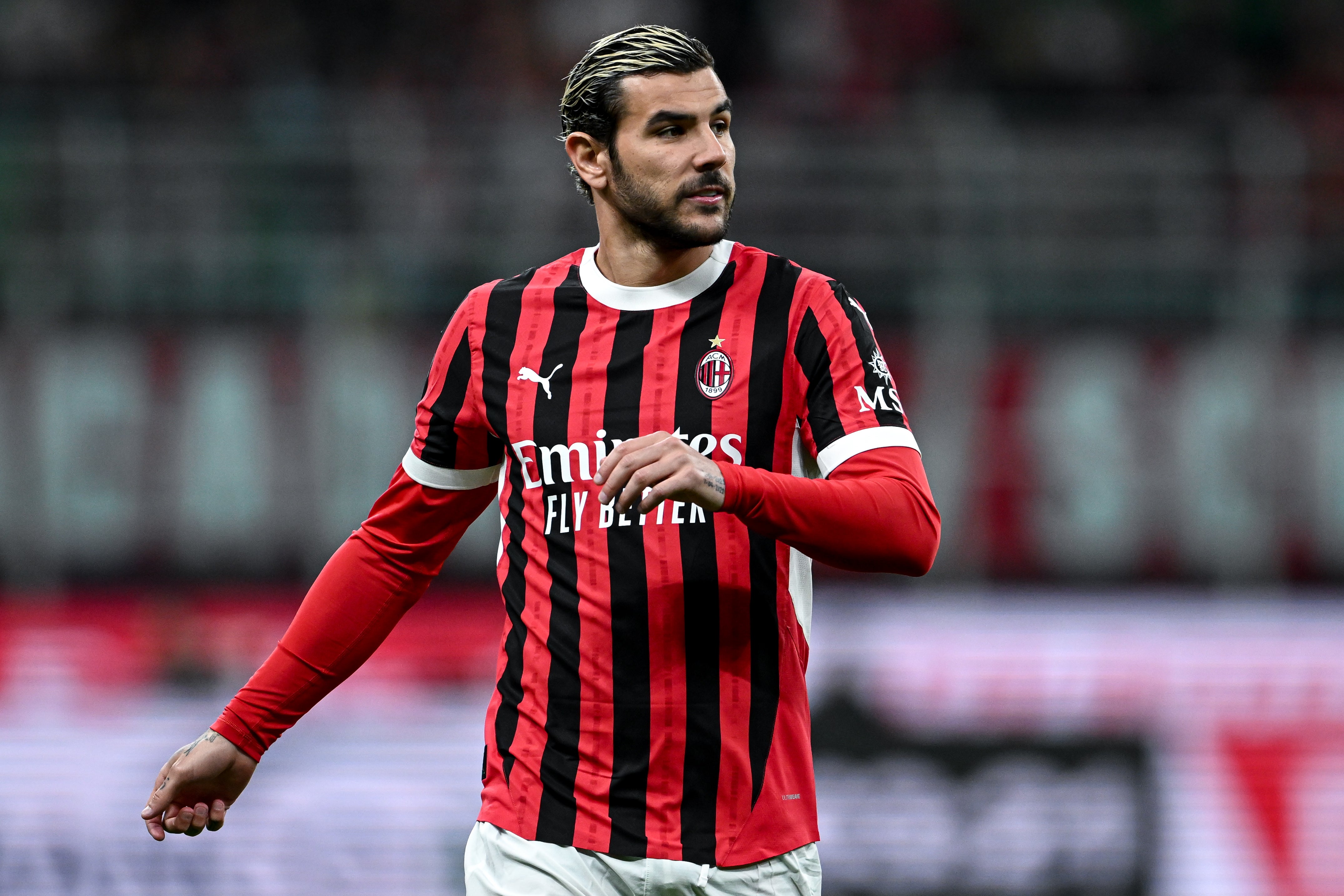 El Milan traspasa a Theo Hernández al Al Hilal El Milan traspasa a Theo Hernández al Al Hilal