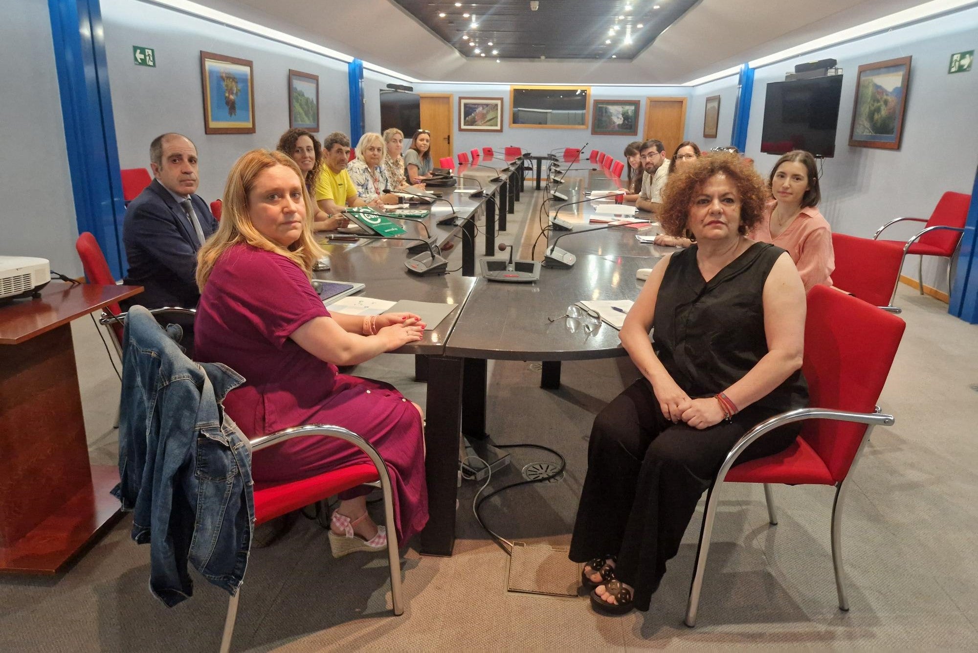 El Principado cierra, con consenso sindical, un acuerdo para mejorar las condiciones del ERA y el modelo de cuidados El Principado cierra, con consenso sindical, un acuerdo para mejorar las condiciones del ERA y el modelo de cuidados