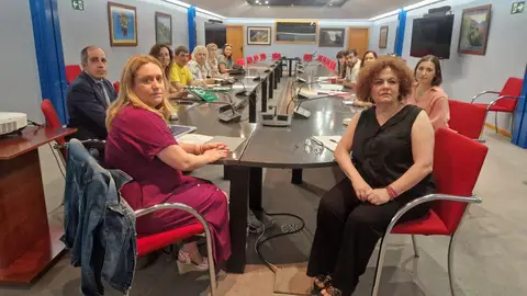 Firma del acuerdo entre el Principado y el comité de empresa del ERA. Firma del acuerdo entre el Principado y el comité de empresa del ERA