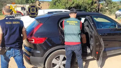 Guardia Civil detiene en Portugal a un peligroso fugitivo huido de la prisión salmantina de Topas Guardia Civil detiene en Portugal a un peligroso fugitivo huido de la prisión salmantina de Topas