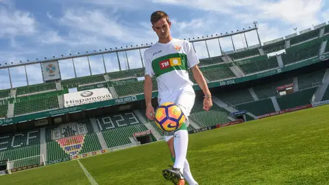 “Fabián es ahora mismo uno de los tres mejores centrocampistas del mundo”: Vicente Parras, su exentrenador en el Elche CF “Fabián es ahora mismo uno de los tres mejores centrocampistas del mundo”: Vicente Parras, su exentrenador en el Elche CF