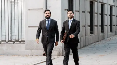 El eurodiputado y líder de Se Acabó La Fiesta (SALF), Luis 'Alvise' Pérez (I), a su llegada al Tribunal Supremo, a 5 de junio de 2025, en Madrid El eurodiputado y líder de Se Acabó La Fiesta (SALF), Luis 'Alvise' Pérez (I), a su llegada al Tribunal Supremo, a 5 de junio de 2025, en Madrid