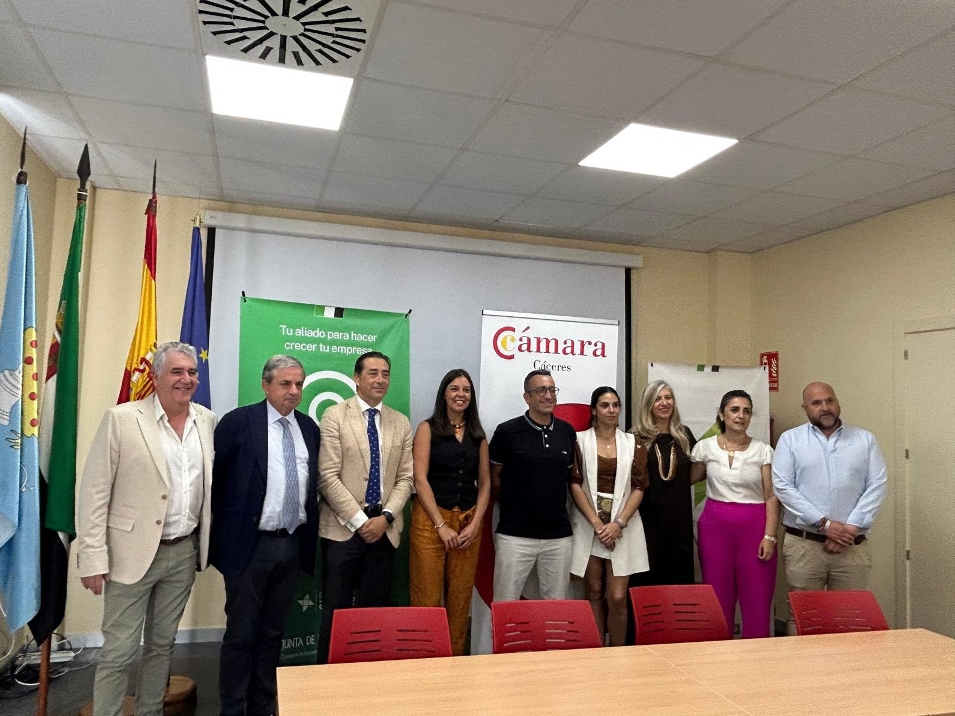 La Junta abre un nuevo Punto de Acompañamiento Empresarial en Navalmoral de la Mata La Junta abre un nuevo Punto de Acompañamiento Empresarial en Navalmoral de la Mata