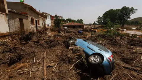 La localidad de Azuara (Zaragoza) cubierta por el barro tras una tormenta devastadora en junio de 2025 La localidad de Azuara (Zaragoza) cubierta por el barro tras una tormenta devastadora en junio de 2025