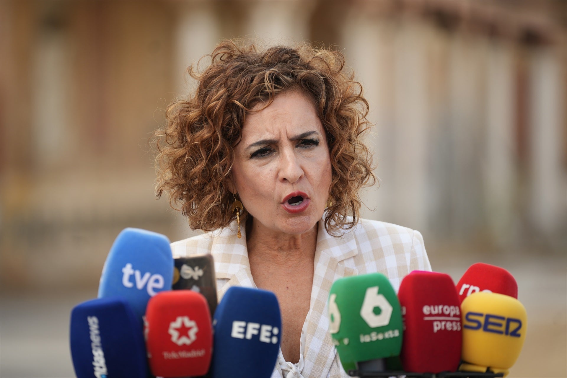 La cesión fiscal de Sánchez a Cataluña tensa a barones del PSOE: "Es un atentado a la igualdad" La cesión fiscal de Sánchez a Cataluña tensa a barones del PSOE: "Es un atentado a la igualdad"