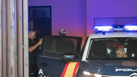 Prisión por tentativa de homicidio para uno de los nuevos detenidos por la reyerta multitudinaria de Ribeira Prisión por tentativa de homicidio para uno de los nuevos detenidos por la reyerta multitudinaria de Ribeira