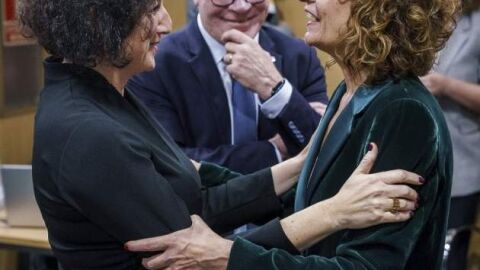 La consellera d'Economia, Al&iacute;cia Romero: i la ministra d'Hisenda, Mar&iacute;a Jesus Montero, en una reuni&oacute; del CPFF