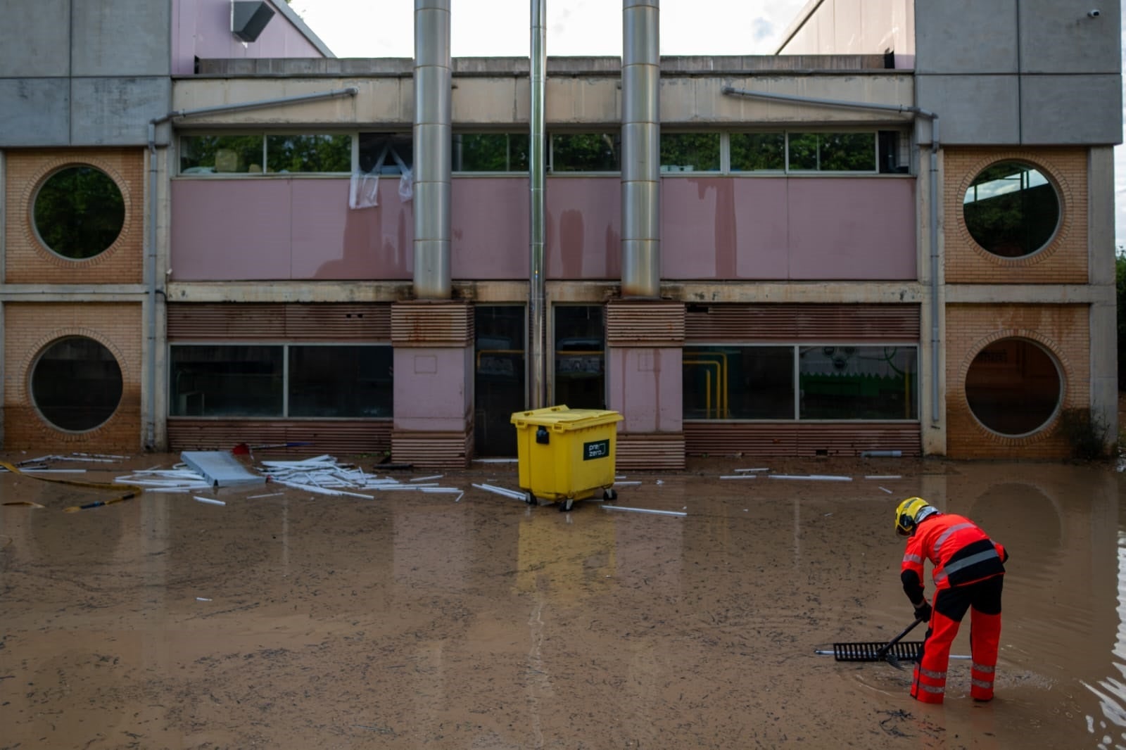Desalojado el hospital del Alt Penedès (Barcelona) por los daños de las inundaciones Desalojado el hospital del Alt Penedès (Barcelona) por los daños de las inundaciones