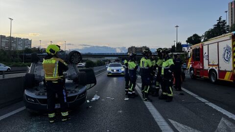 Tres heridos leves y un carril cortado por un accidente en la M-30