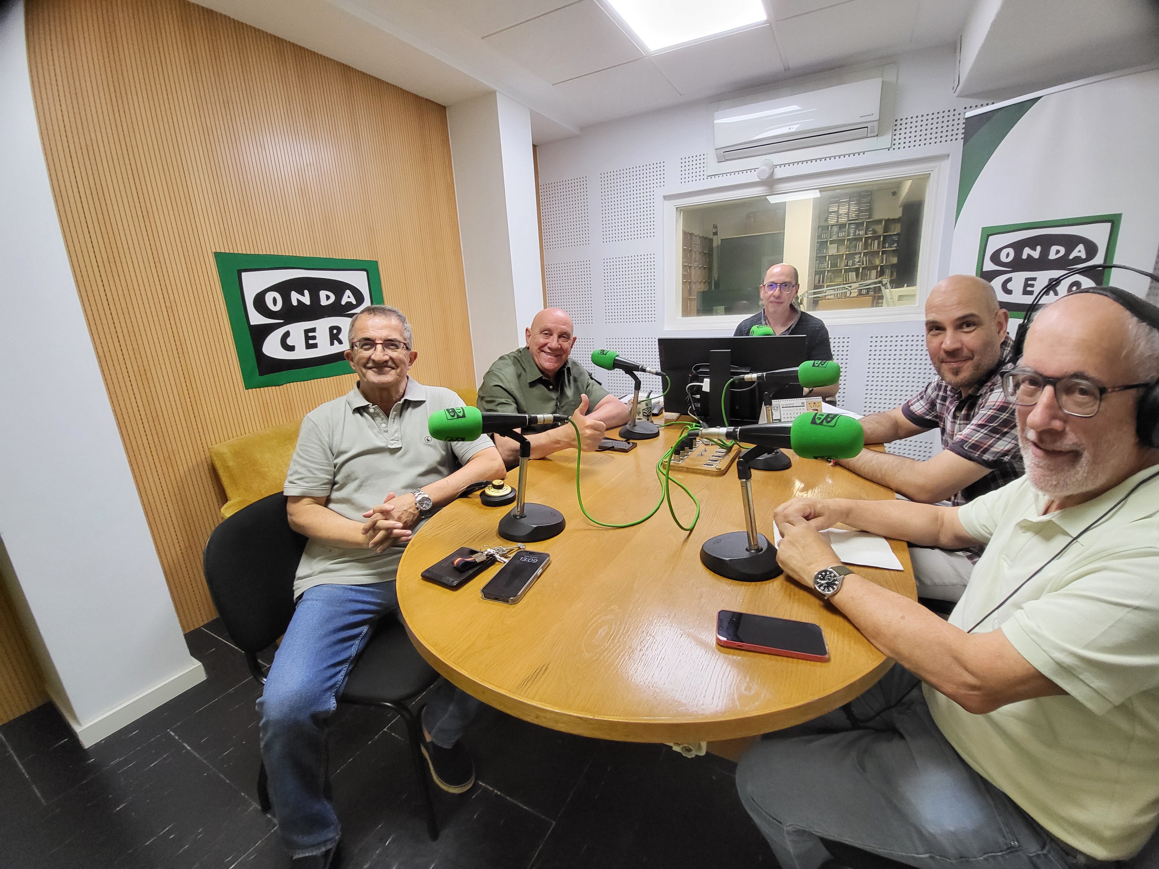 Tertulia de "Locos por Incordiar" a actualidade local e nacional Tertulia de "Locos por Incordiar" a actualidade local e nacional