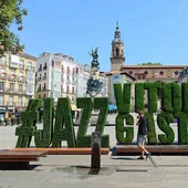 Escultura verde Jazz Vitoria Escultura verde Jazz Vitoria