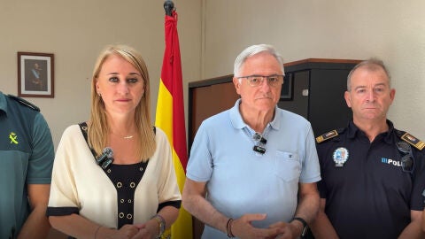  La delegada del Gobierno en la Regi&oacute;n de Murcia, Mariola Guevara, junto al alcalde de Torre Pacheco, Pedro Angel Roca