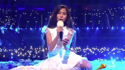 La cantante Melani en la final de Eurovisi&oacute;n Junior