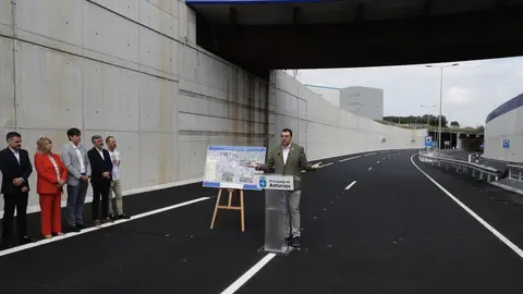 El presidente del Principado de Asturias, Adrián Barbón, en la inauguración del desdoblamiento de la calzada de la AS-17 entre Bobes y Samiguel El presidente del Principado de Asturias, Adrián Barbón, en la inauguración del desdoblamiento de la calzada de la AS-17 entre Bobes y Samiguel