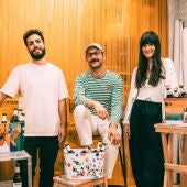 Tres artistas andaluces elegidos para ilustrar las nuevas cubiertas veraniegas de Alhambra Especial