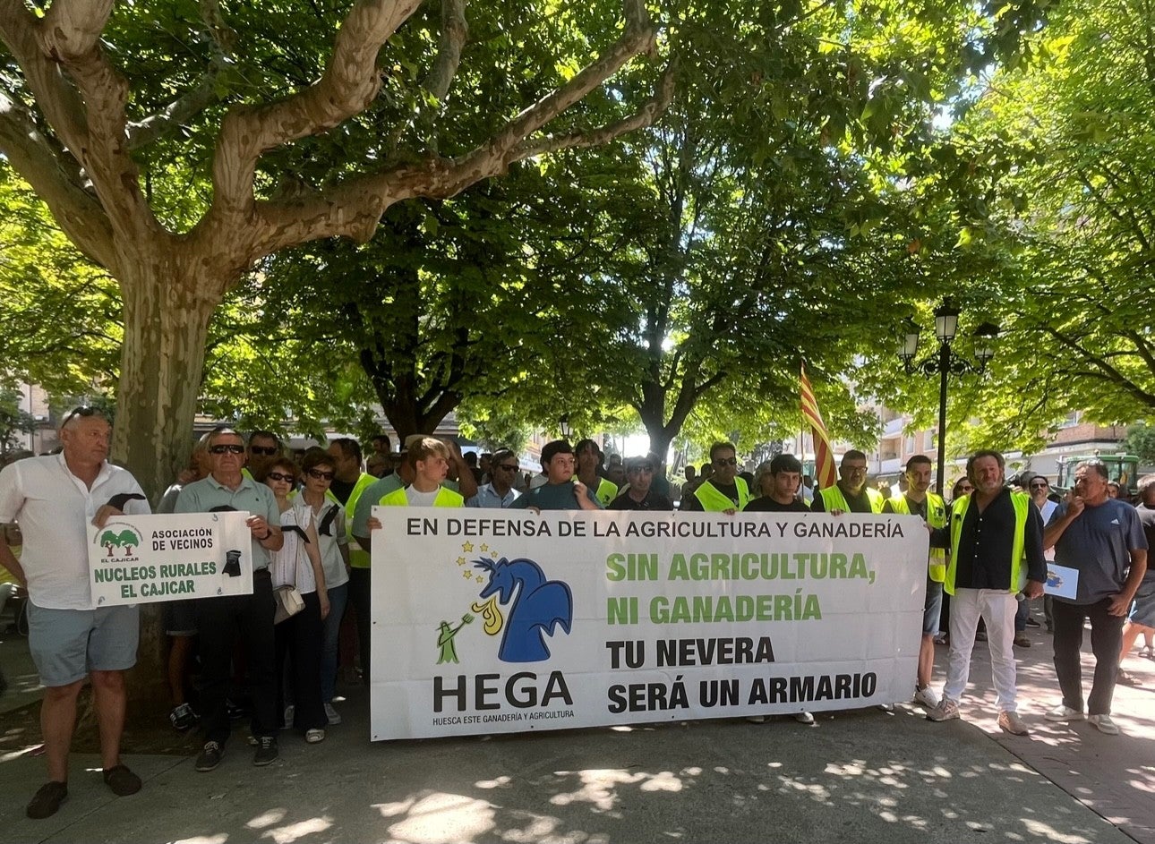 Más de 300 personas rinden homenaje en Huesca al agricultor David Lafoz Más de 300 personas rinden homenaje en Huesca al agricultor David Lafoz