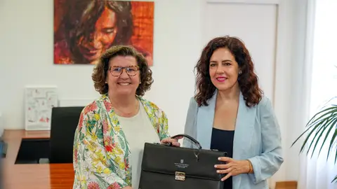 Traspaso de cartera en la Conselleria de Familias, Bienestar Social y Atención a la Dependencia: Sandra Fernández releva a Catalina Cirer Traspaso de cartera en la Conselleria de Familias, Bienestar Social y Atención a la Dependencia: Sandra Fernández releva a Catalina Cirer