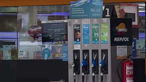 Surtidores de una gasolinera Repsol, a 22 de junio de 2025, en Madrid (España). Surtidores de una gasolinera Repsol, a 22 de junio de 2025, en Madrid (España).