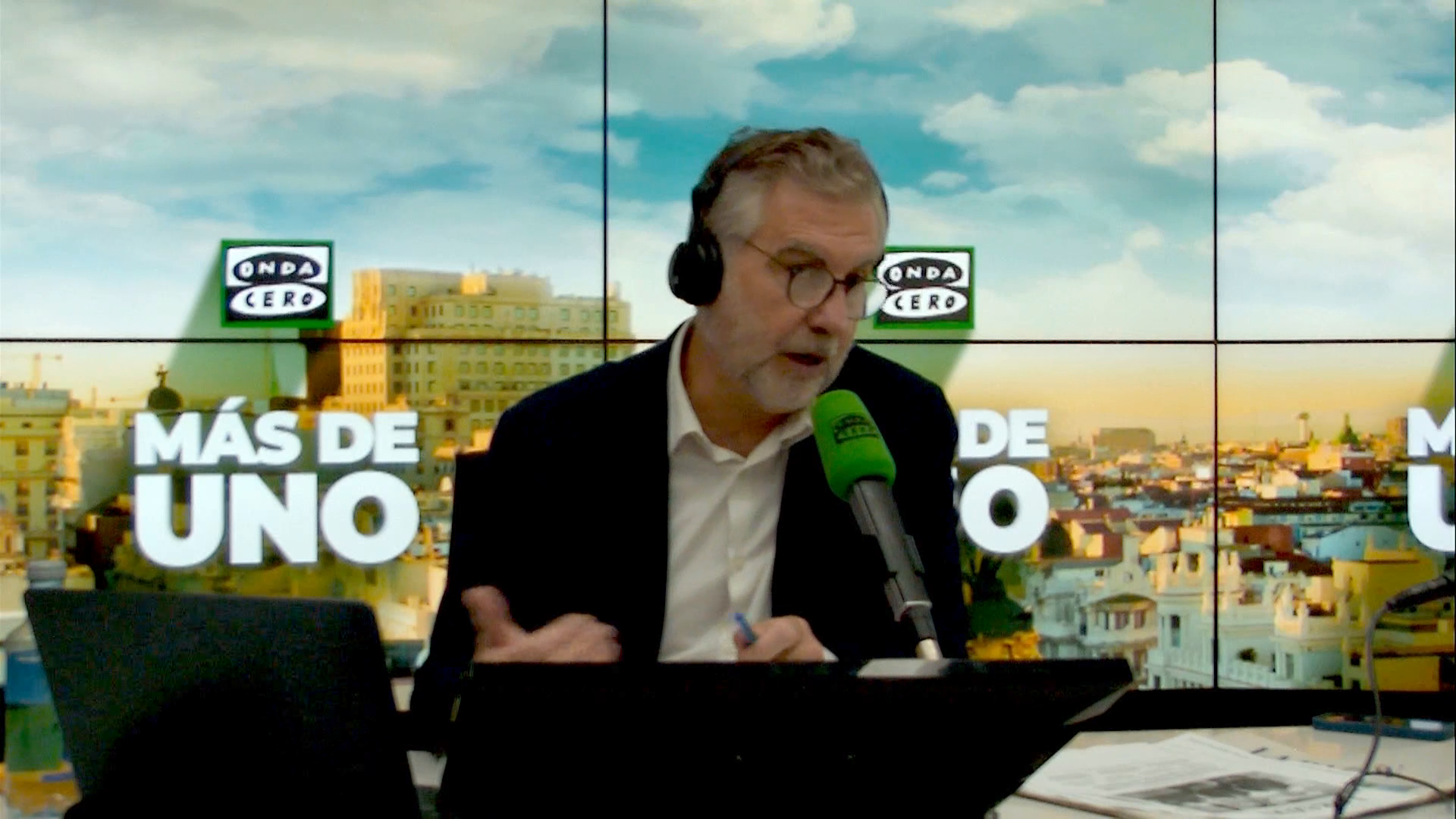 Las tres noticias de Carlos Alsina para empezar el día: "Abascal culpa al bipartidismo por lo ocurrido en Torre Pacheco" Las tres noticias de Carlos Alsina para empezar el día: "Abascal culpa al bipartidismo por lo ocurrido en Torre Pacheco"