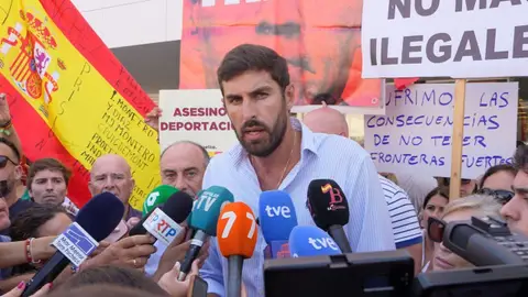 El presidente de VOX en la Región de Murcia, José Ángel Antelo, este sábado en Torre Pacheco en el acto 'Defiéndete de la inseguridad' El presidente de VOX en la Región de Murcia, José Ángel Antelo, este sábado en Torre Pacheco en el acto 'Defiéndete de la inseguridad'