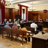 La Audiencia de Sevilla lleva al TJUE las sentencias del TC sobre los ERE al alertar de un "riesgo sistémico de impunidad" La Audiencia de Sevilla lleva al TJUE las sentencias del TC sobre los ERE al alertar de un "riesgo sistémico de impunidad"