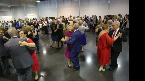 Imagen de archivo del Ayuntamiento de Elche. Baile para mayores. Imagen de archivo del Ayuntamiento de Elche. Baile para mayores.
