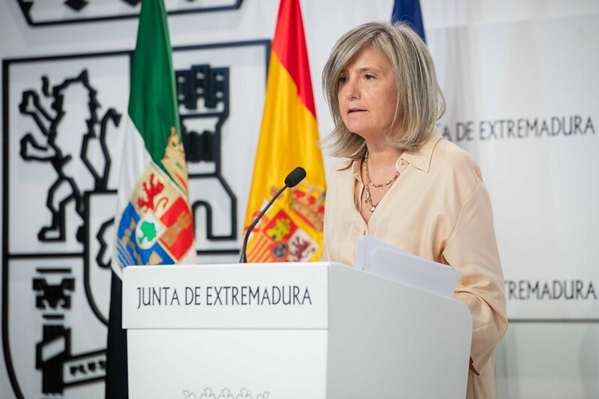 La Junta de Extremadura aprueba el incremento del 0,5% en las retribuciones de sus funcionarios La Junta de Extremadura aprueba el incremento del 0,5% en las retribuciones de sus funcionarios