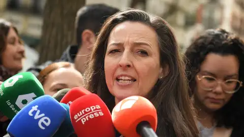 Vox pide la retirada del pasaporte al hermano de Pedro Sánchez para evitar una posible fuga a Japón Vox pide la retirada del pasaporte al hermano de Pedro Sánchez para evitar una posible fuga a Japón