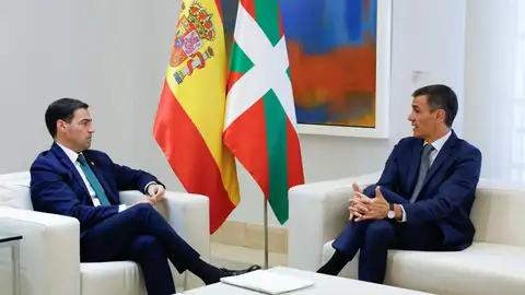 Imanol Pradaeles, lehendakari del País Vasco, y el presidente del Gobierno, Pedro Sánchez Imanol Pradaeles, lehendakari del País Vasco, y el presidente del Gobierno, Pedro Sánchez