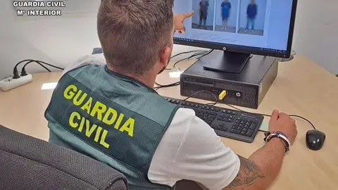 Detenidos tres vecinos de Badajoz acusados de robar en un colegio de Novelda y sustraer un coche Detenidos tres vecinos de Badajoz acusados de robar en un colegio de Novelda y sustraer un coche