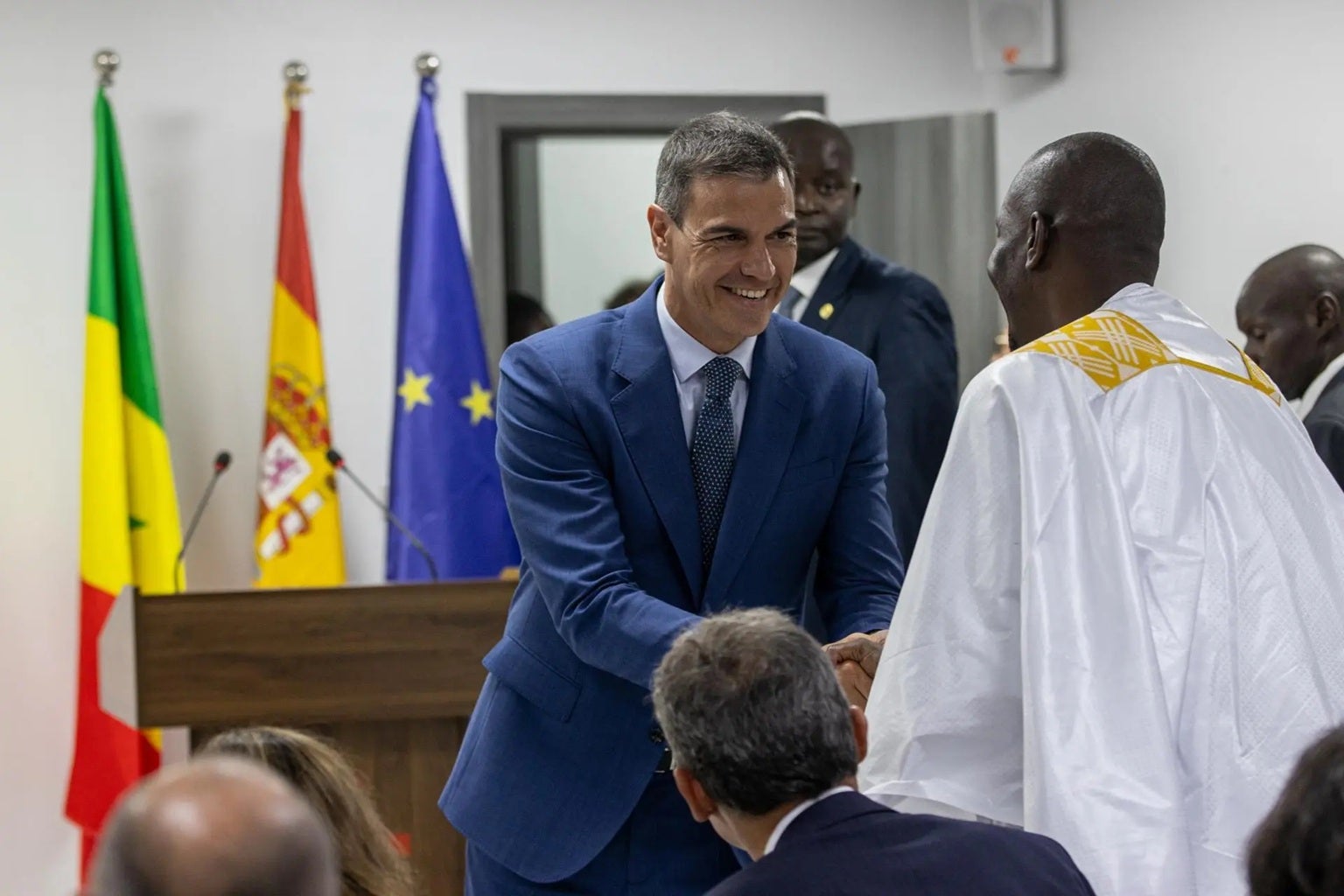 Lo que dijo Sánchez sobre la inmigración hace un año: "Es imprescindible el retorno de quienes llegan irregularmente” Lo que dijo Sánchez sobre la inmigración hace un año: "Es imprescindible el retorno de quienes llegan irregularmente”