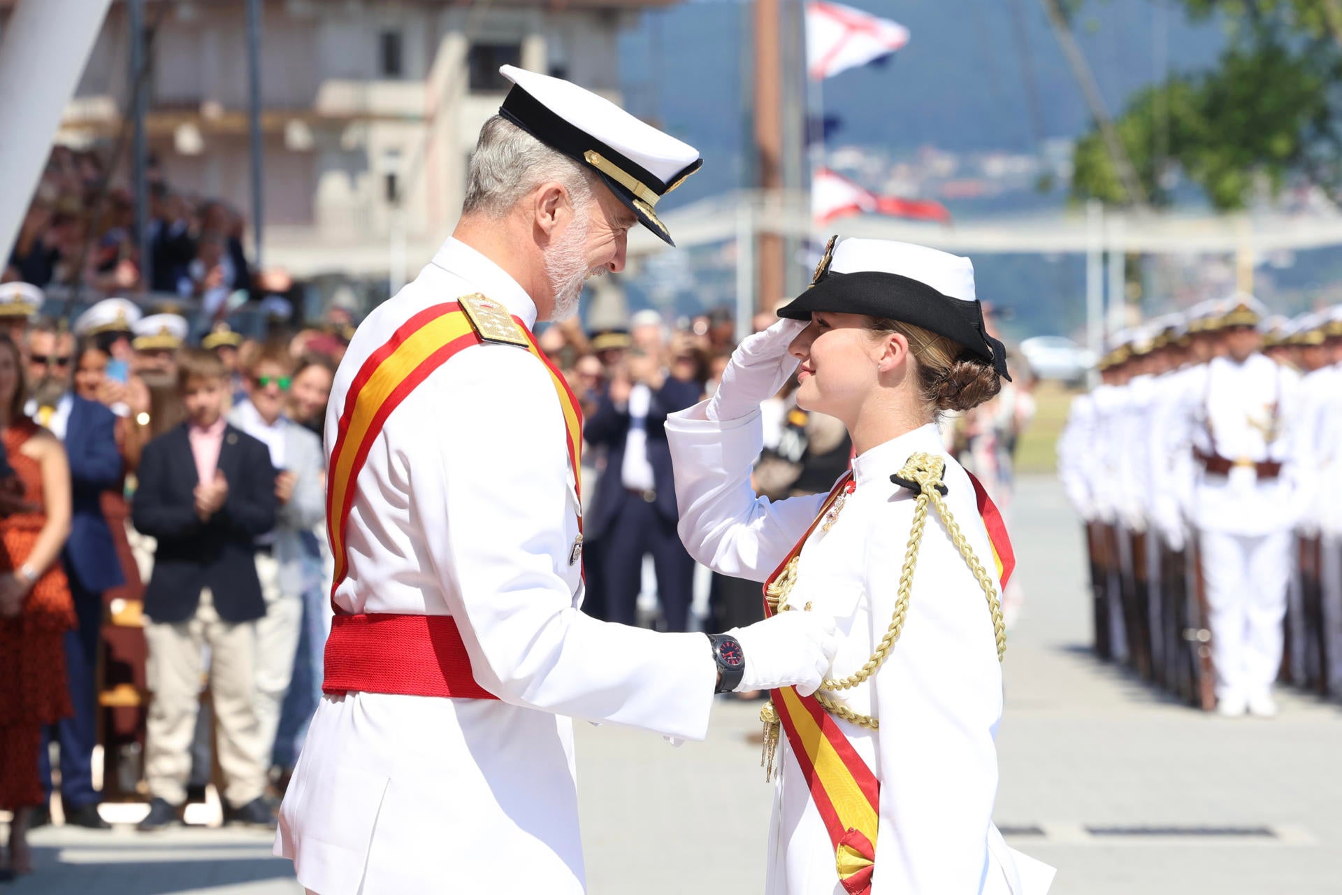 La princesa Leonor recibe de manos del rey Felipe VI la Gran Cruz del Mérito Naval La princesa Leonor recibe de manos del rey Felipe VI la Gran Cruz del Mérito Naval