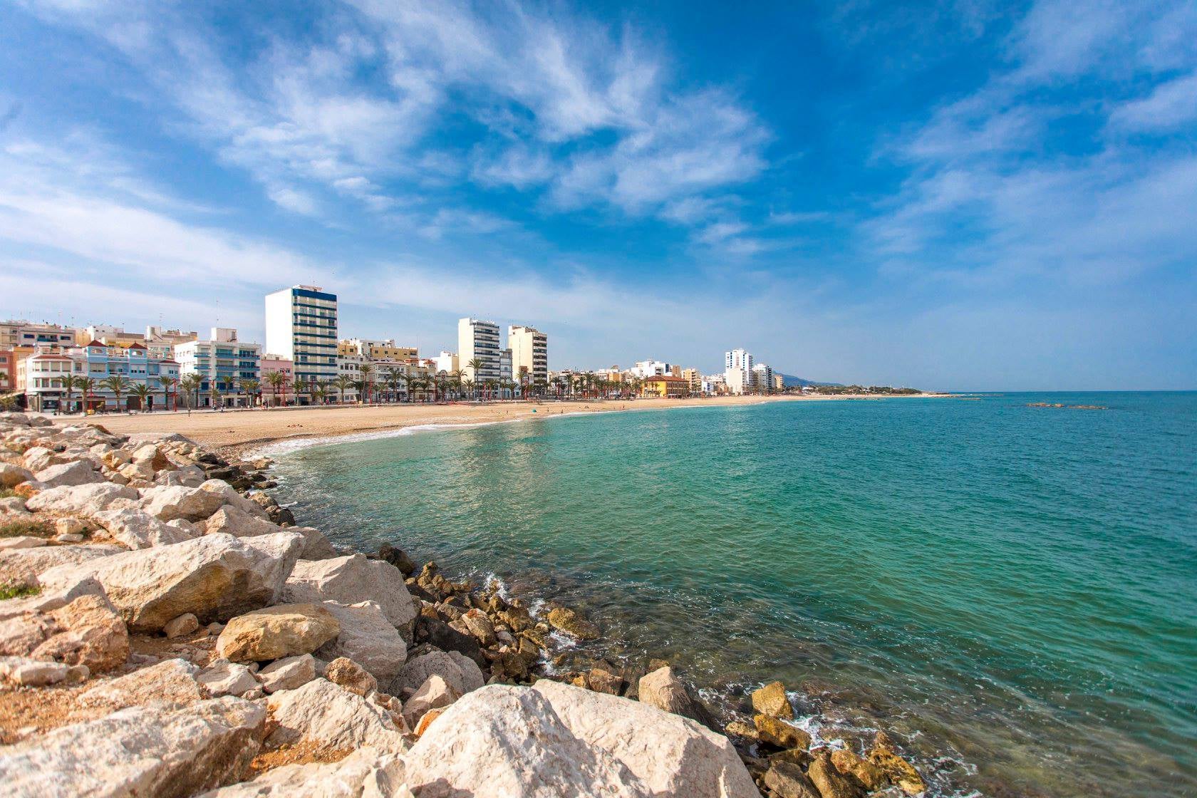 Reabren al baño la playa del Fortí de Vinaròs tras confirmar las analíticas la buena calidad del agua Reabren al baño la playa del Fortí de Vinaròs tras confirmar las analíticas la buena calidad del agua