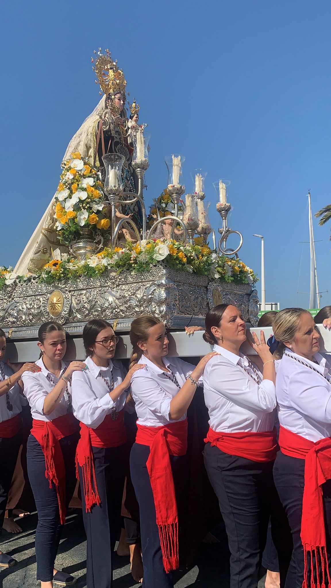 Celebramos la festividad de la Virgen del Carmen Celebramos la festividad de la Virgen del Carmen