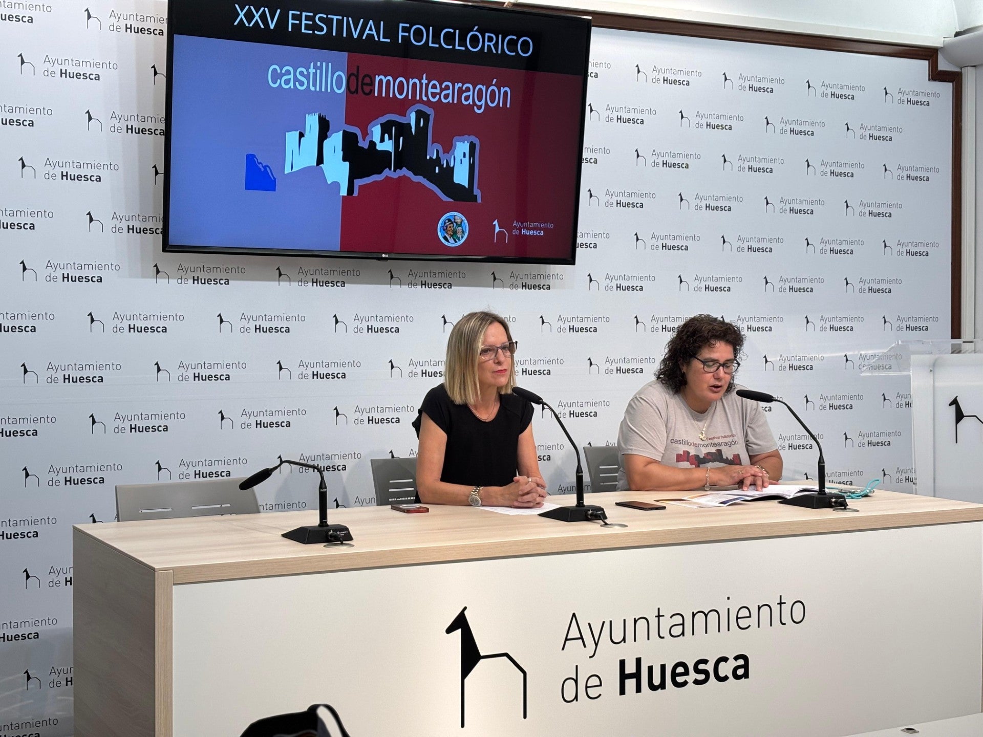 El Festival Castillo de Montearagón cumple 25 años de "folclore, tradición y amistad” El Festival Castillo de Montearagón cumple 25 años de "folclore, tradición y amistad”