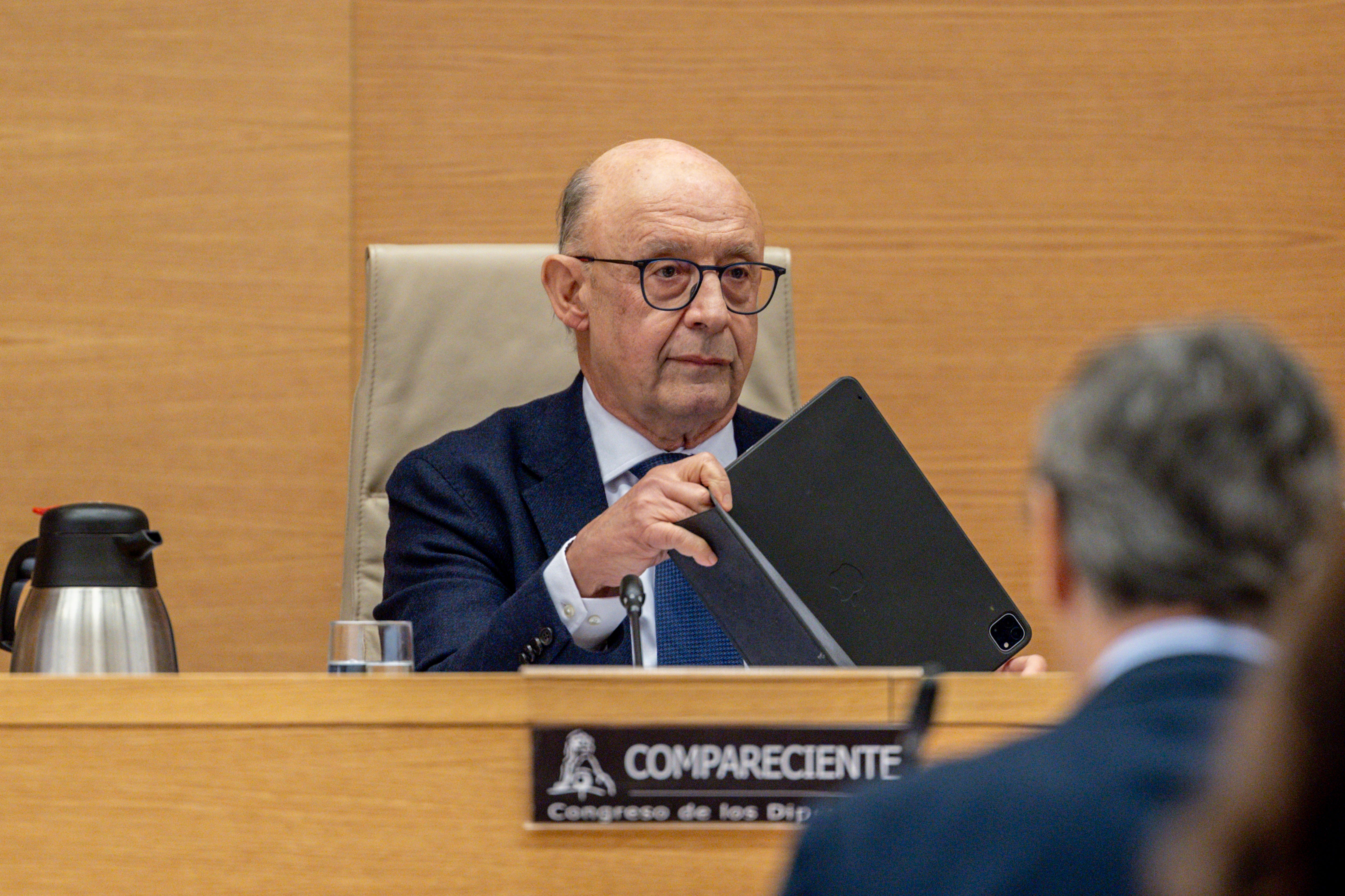 Imputan al exministro Montoro por presuntamente beneficiar a empresas gasísticas Imputan al exministro Montoro por presuntamente beneficiar a empresas gasísticas