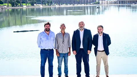 Presentación de la escultura 'El Drac de na Coca' del artista Ricard Chiang, instalada en el lago del Parc de la Mar de Palma Presentación de la escultura 'El Drac de na Coca' del artista Ricard Chiang, instalada en el lago del Parc de la Mar de Palma