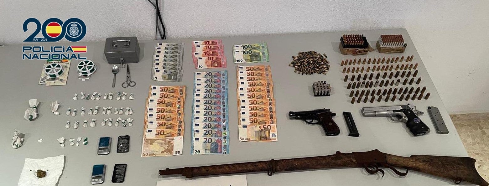 Desmantelados varios puntos de venta de droga en Alzira y Algemesí con 14 detenidos Desmantelados varios puntos de venta de droga en Alzira y Algemesí con 14 detenidos
