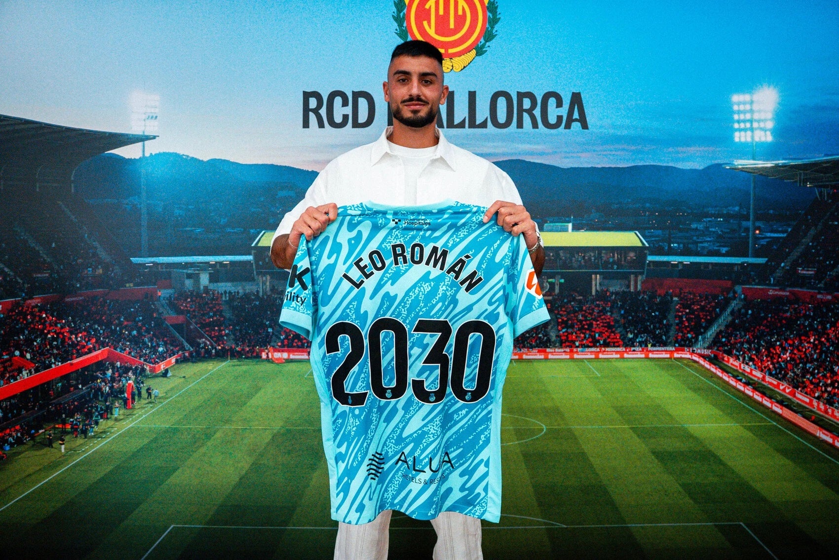 El portero ibicenco Leo Román renueva con el RCD Mallorca hasta 2030 El portero ibicenco Leo Román renueva con el RCD Mallorca hasta 2030
