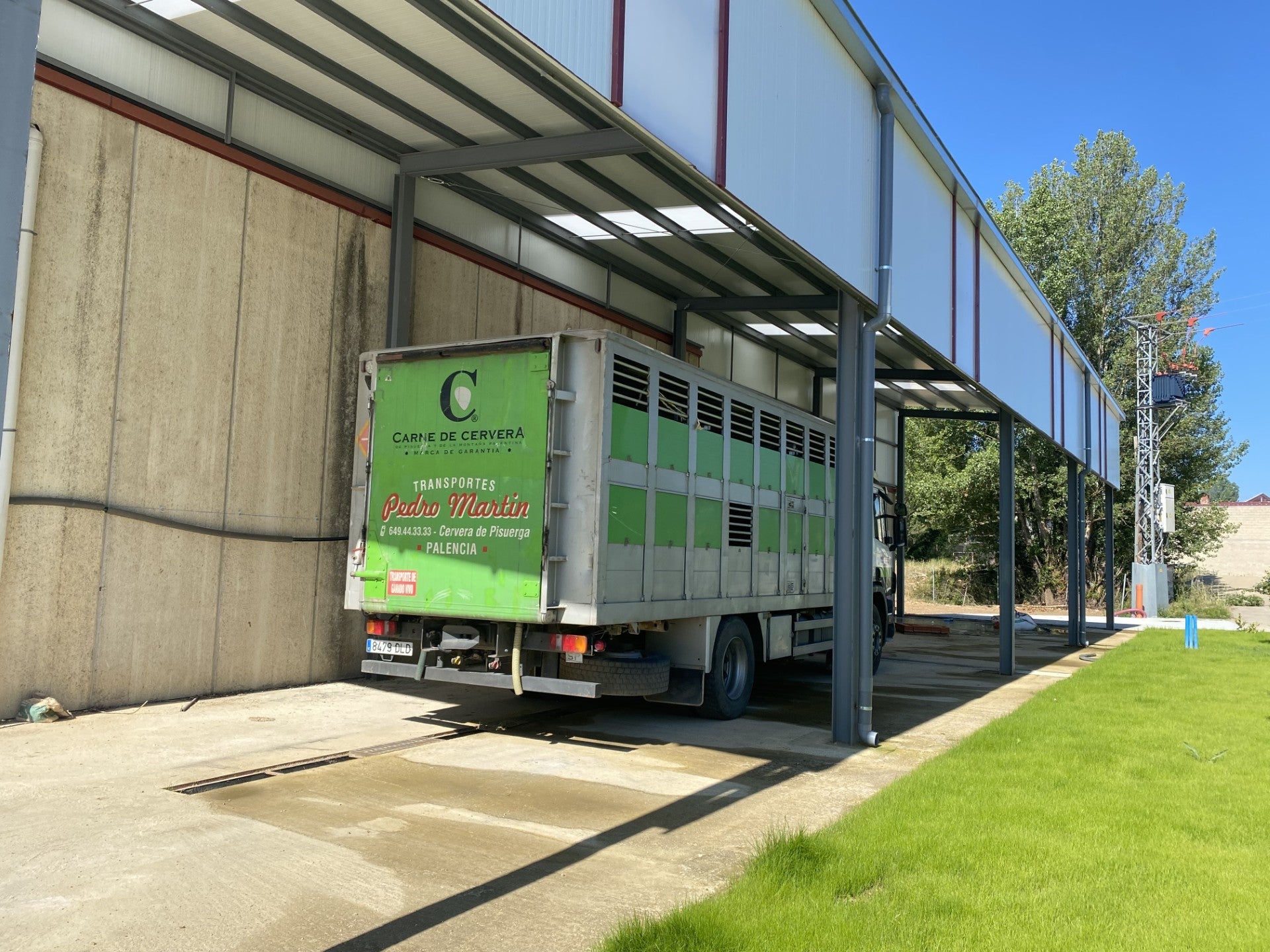 El Ayuntamiento de Cervera de Pisuerga pondrá en marcha un centro de limpieza y desinfección de vehículos ganaderos con una inversión de más de 177.000 euros El Ayuntamiento de Cervera de Pisuerga pondrá en marcha un centro de limpieza y desinfección de vehículos ganaderos con una inversión de más de 177.000 euros