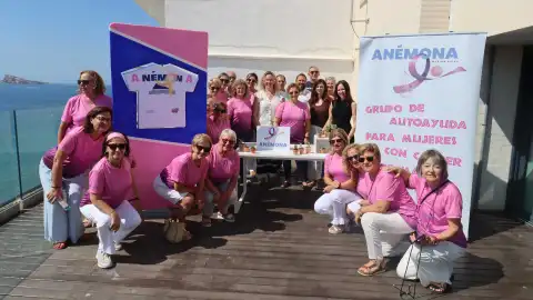 Anemona Marina Baixa presenta su nueva camiseta para la tradicional marcha solidaria del mes de octubre Anemona Marina Baixa presenta su nueva camiseta para la tradicional marcha solidaria del mes de octubre