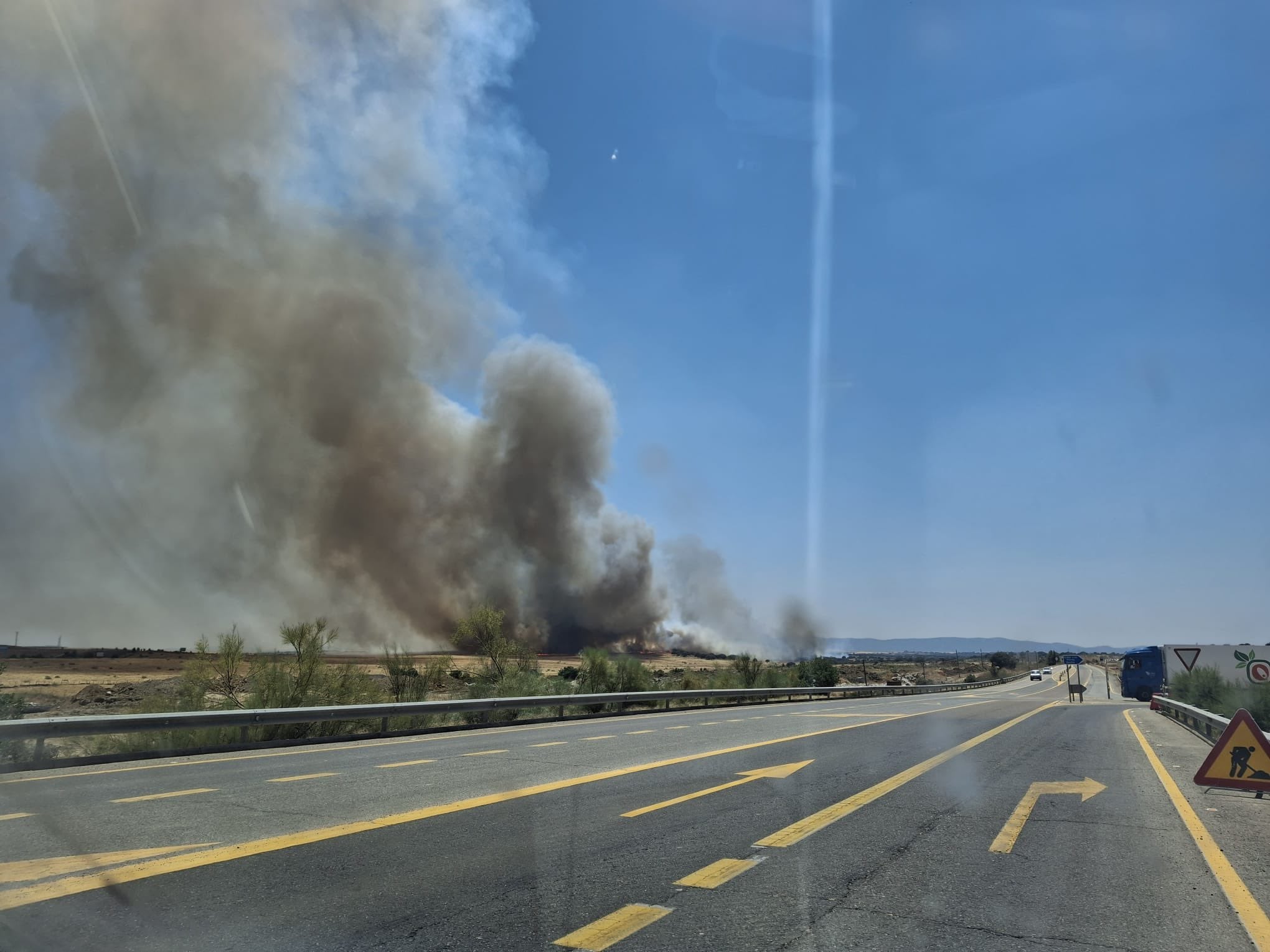 Hasta seis incendios forestales de entidad se producían este miércoles en Extremadura Hasta seis incendios forestales de entidad se producían este miércoles en Extremadura