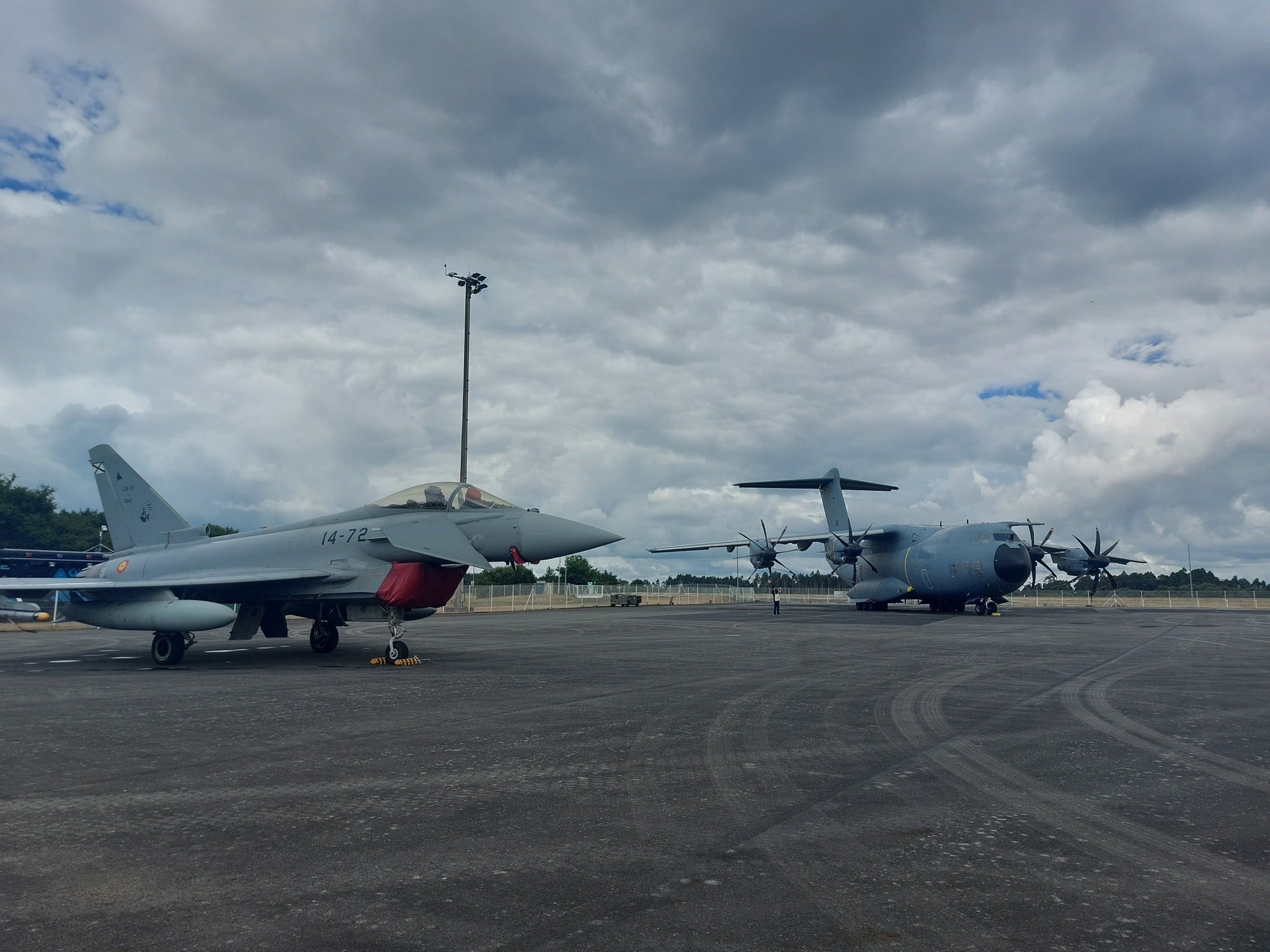 Este sábado 19 de julio el aeródromo militar de Lavacolla celebrará una jornada de puertas abiertas con motivo del 90 aniversario del aeropuerto de Santiago Este sábado 19 de julio el aeródromo militar de Lavacolla celebrará una jornada de puertas abiertas con motivo del 90 aniversario del aeropuerto de Santiago