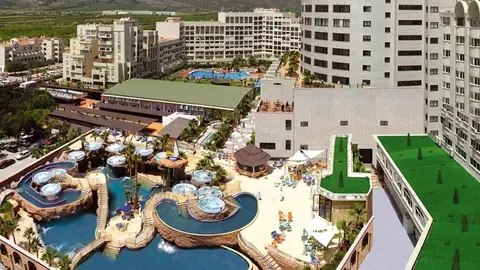 El estado actual de Marina d'Or: la ciudad de vacaciones busca resucitar tras su abandono El estado actual de Marina d'Or: la ciudad de vacaciones busca resucitar tras su abandono