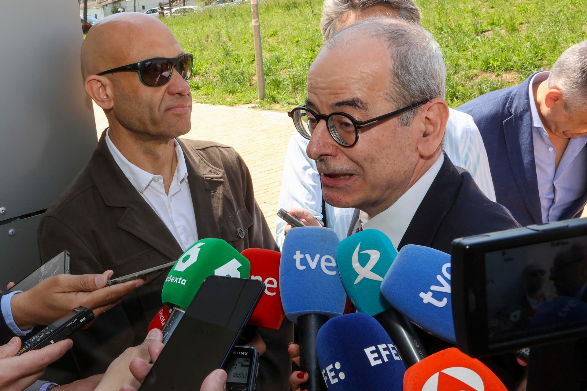 El exasesor de Moncloa Luis Carrero renuncia a su puesto en la Diputación de Badajoz El exasesor de Moncloa Luis Carrero renuncia a su puesto en la Diputación de Badajoz