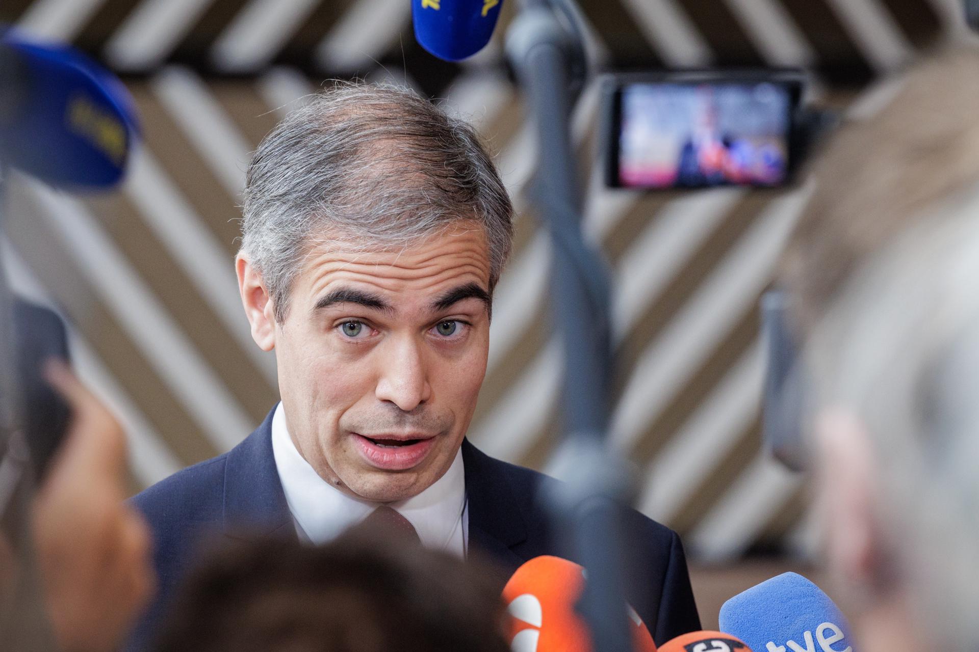 La UE aplaza la oficialidad del catalán: Europa exige respuestas legales a España La UE aplaza la oficialidad del catalán: Europa exige respuestas legales a España